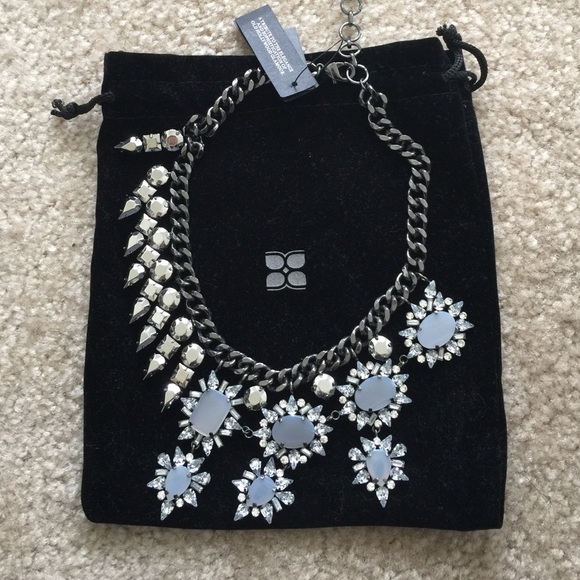 BCBGMAXAZRIA half-gemstone statement necklace - Picture 2 of 5